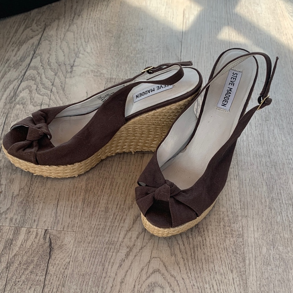 Steve Madden Chocolate Brown Wedge Heels size 8.5 Shoes Sandals